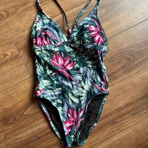 Ladies Lole Swimsuit - Size XS - Excellent Used Condition